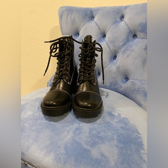 NWOT Croc Embossed Combat Boots - Picture 3 of 7